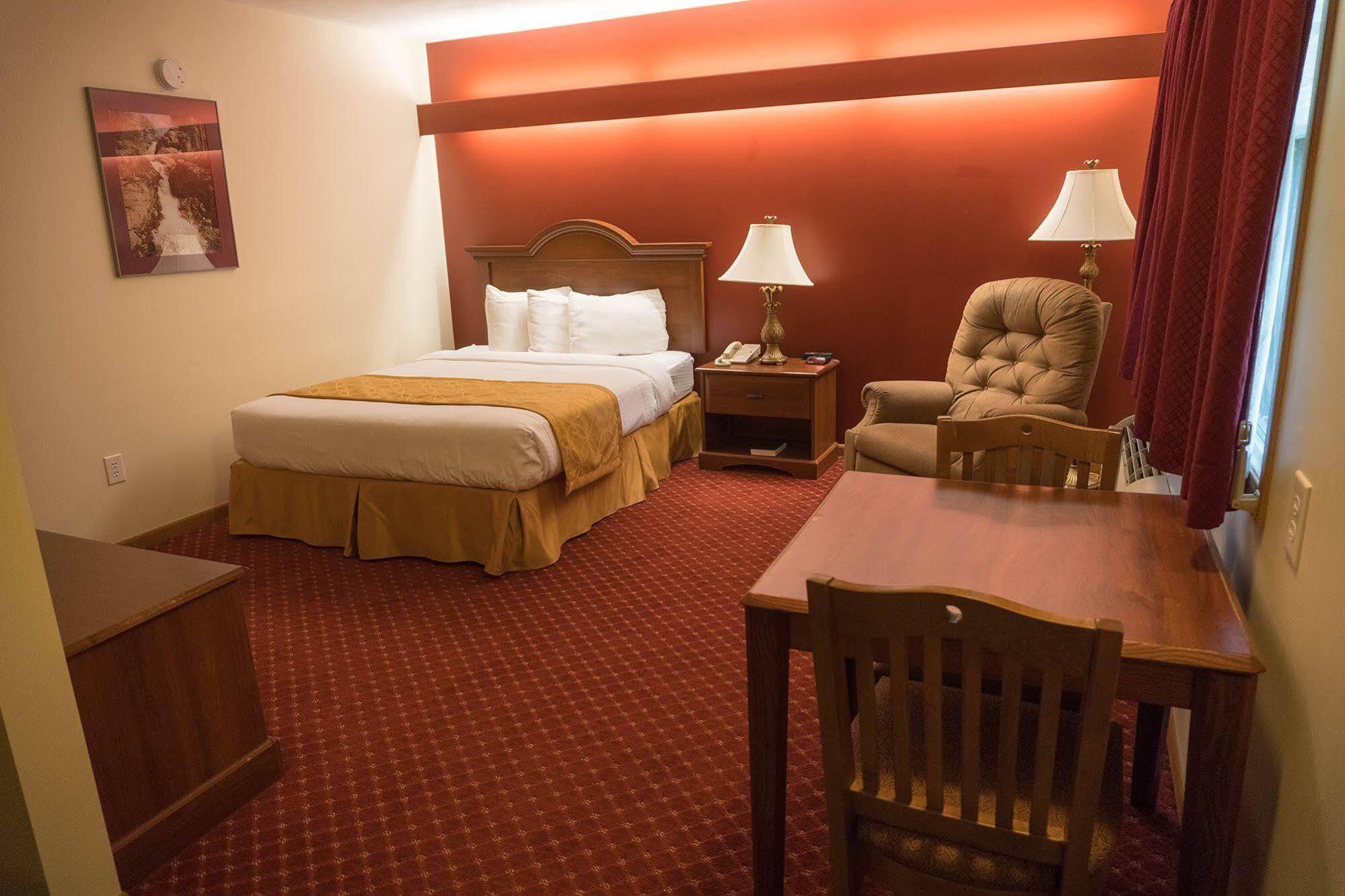 Shepherd Mountain Inn & Suites Pilot Knob Zewnętrze zdjęcie