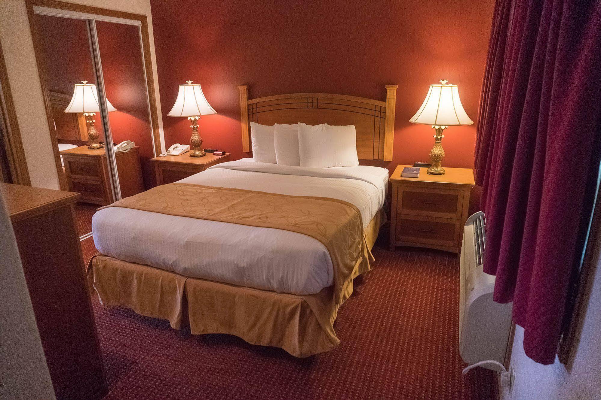 Shepherd Mountain Inn & Suites Pilot Knob Zewnętrze zdjęcie